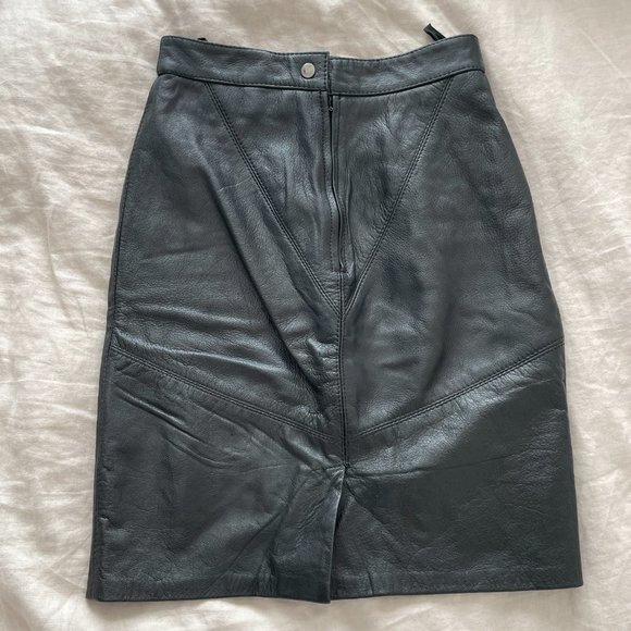 Vintage High Waisted Leather Skirt - Picture 5 of 9